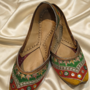 Handcrafted Multicolor Embroidered Punjabi Jutti for Women