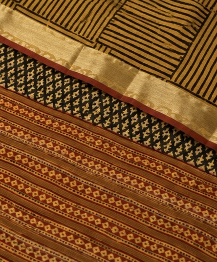 Mustard Black Printed Linen Saree with Geometric Pallu - Image 3