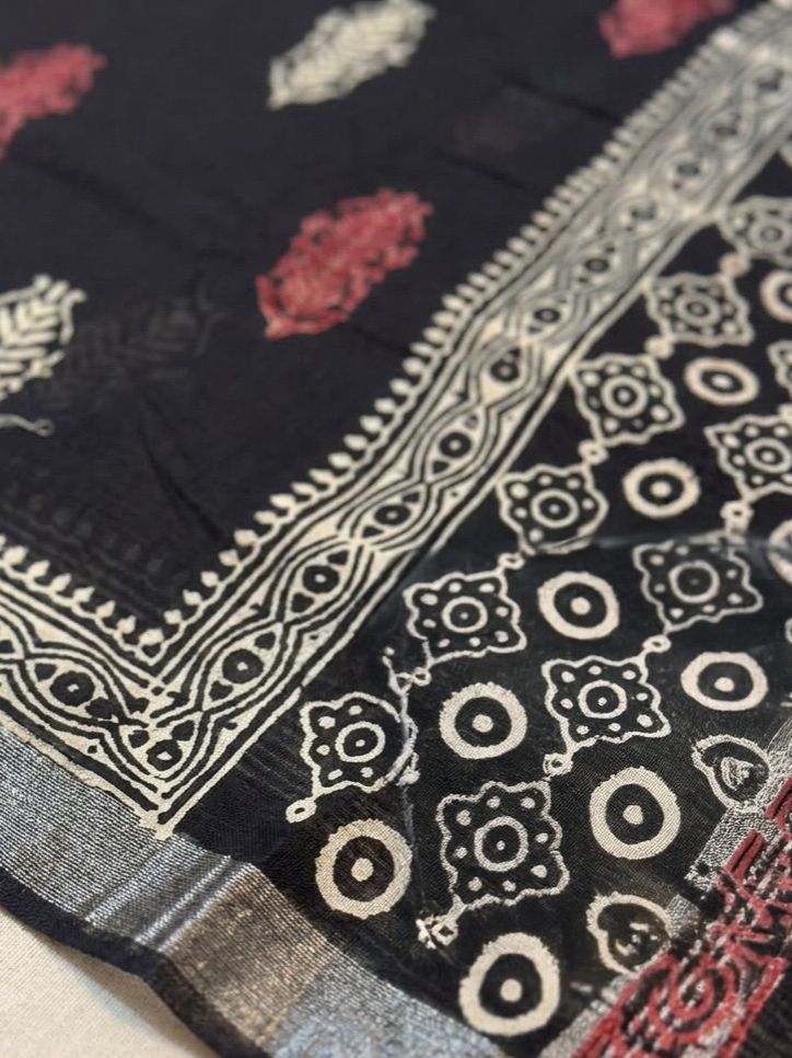 Black Printed Linen Saree with Red and Ivory Motifs - Image 6